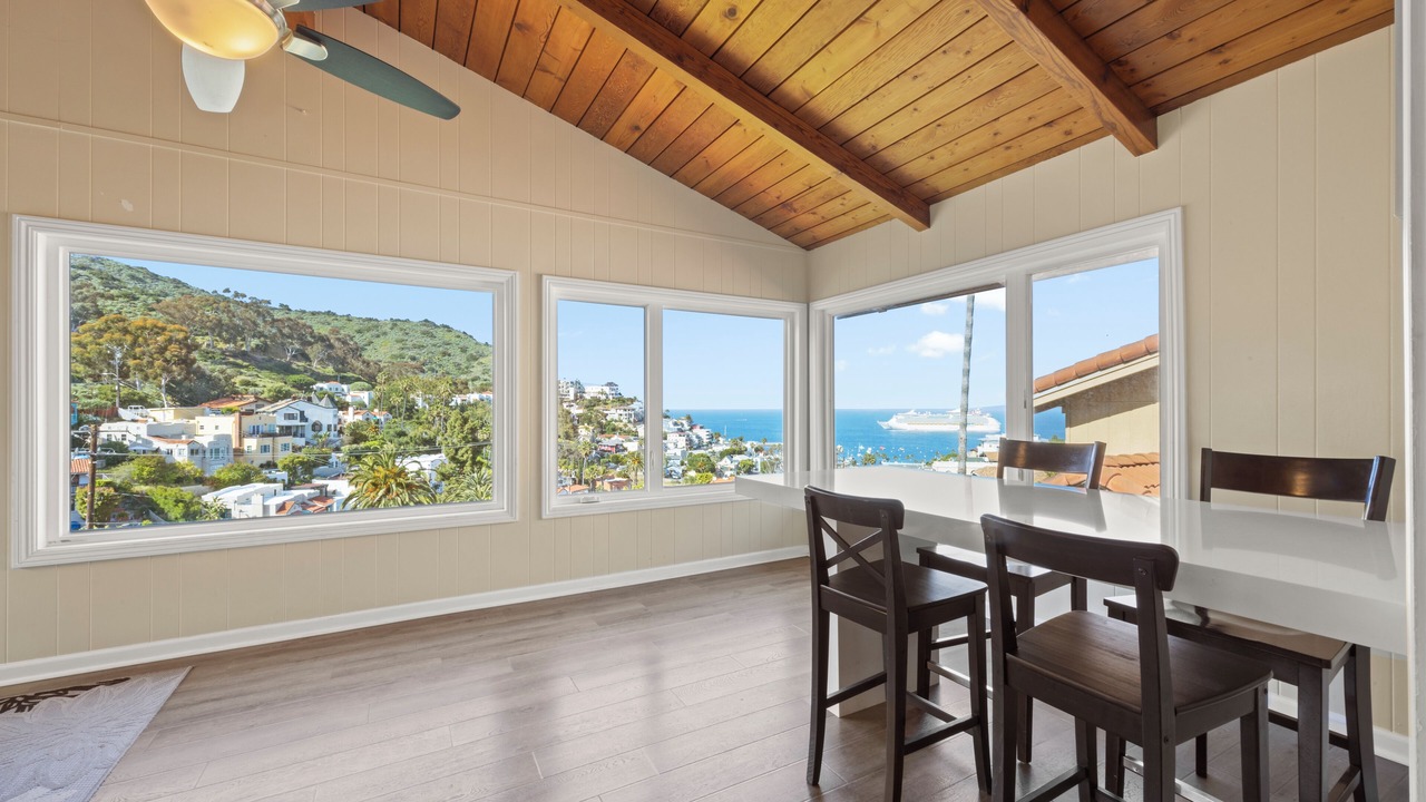 Photo of Bedroom in Avalon