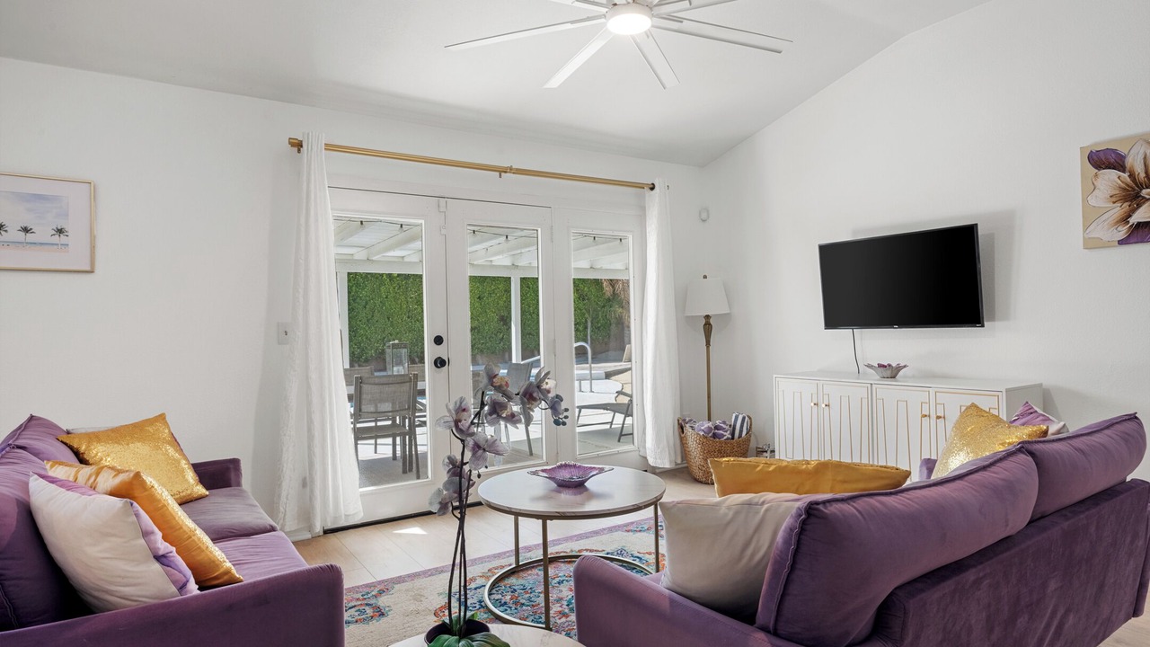 Photo of Livingroom in Desert Park Estates