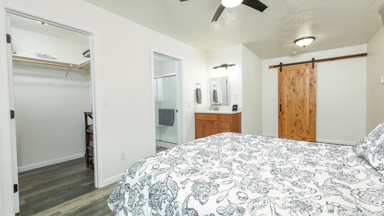 Photo of Bedroom in Crescent City