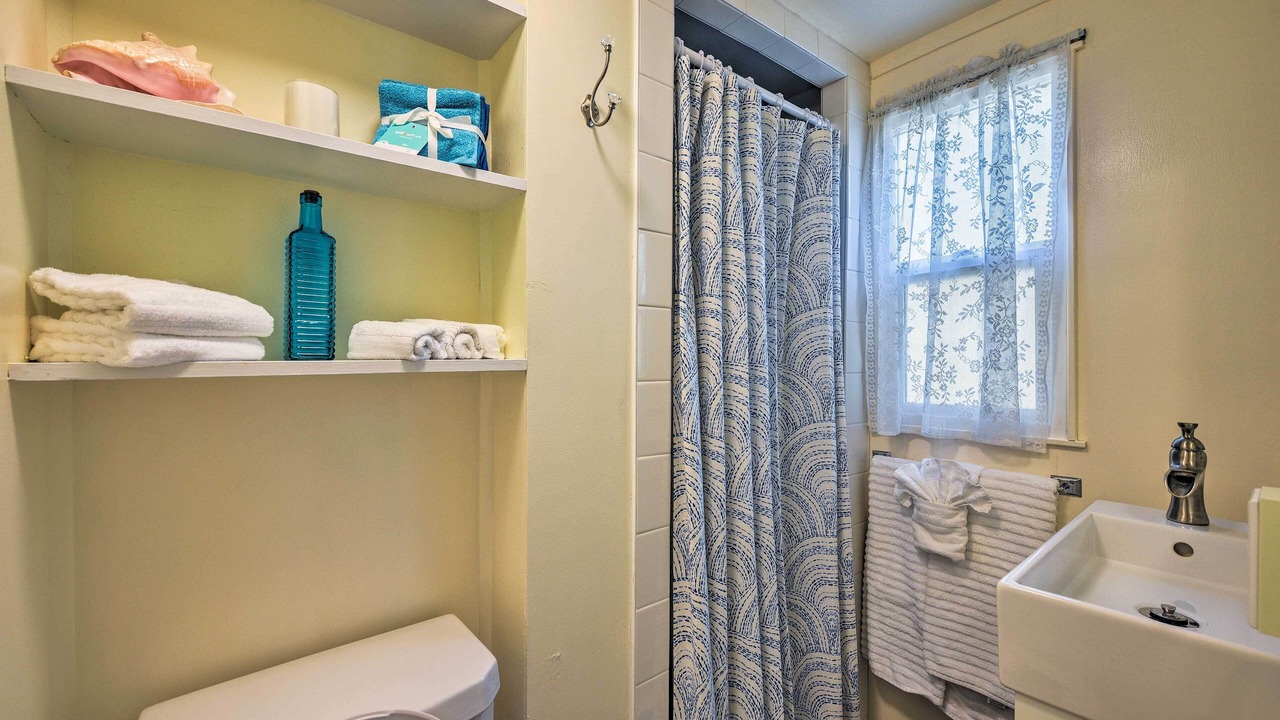 Photo of Bathroom in Avalon