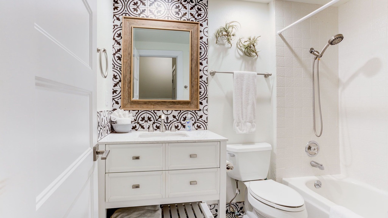 Photo of Bathroom in Avalon