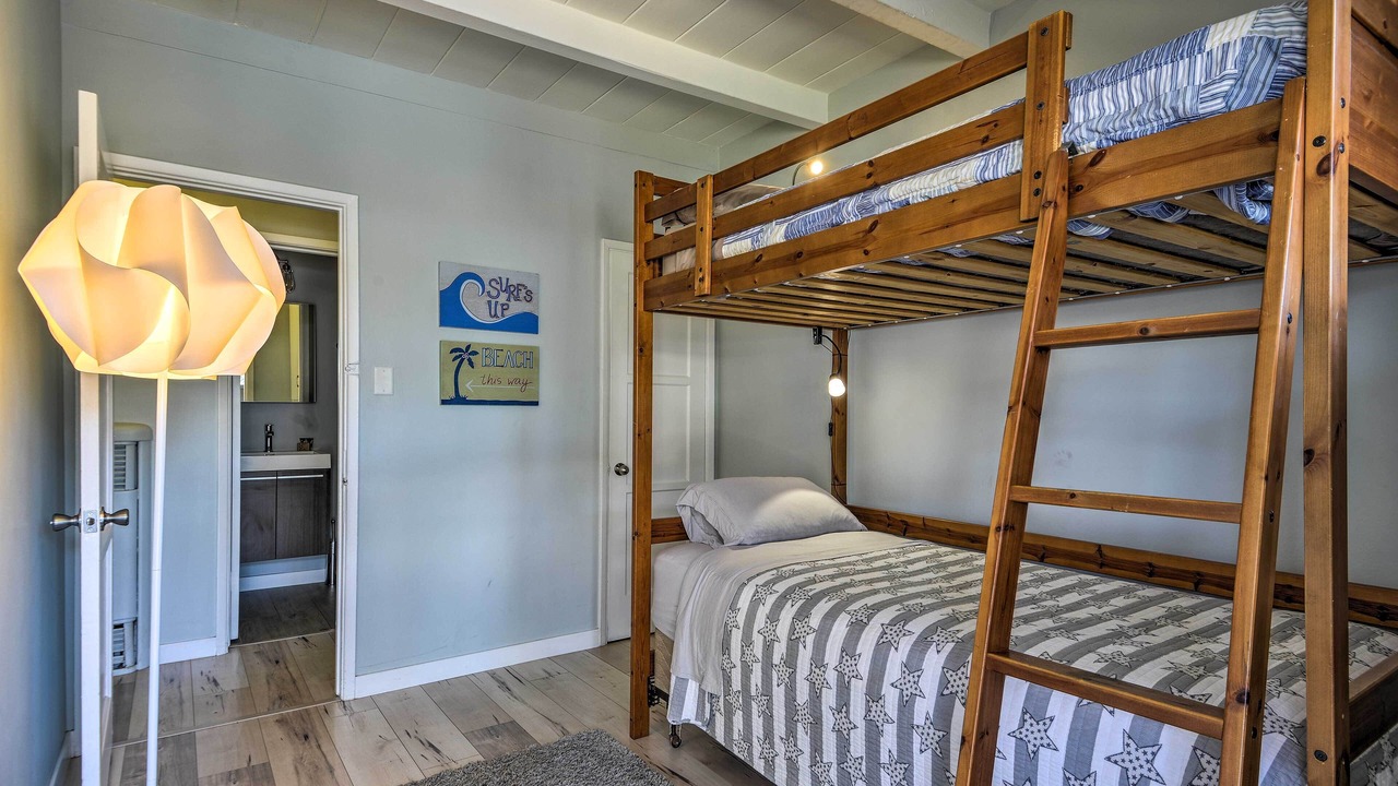 Photo of Bedroom in Pierpont Bay