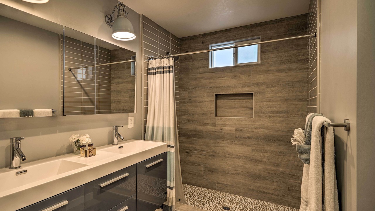 Photo of Bathroom in Pierpont Bay