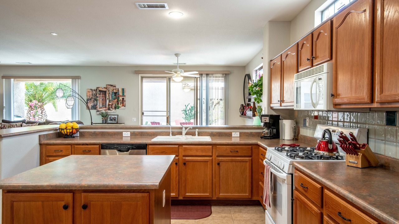 Photo of Kitchen in Desert Breeze
