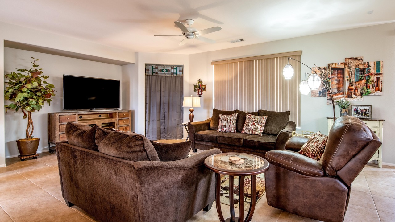 Photo of Livingroom in Desert Breeze
