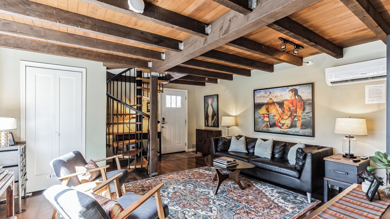 Photo of Livingroom in Central Sacramento