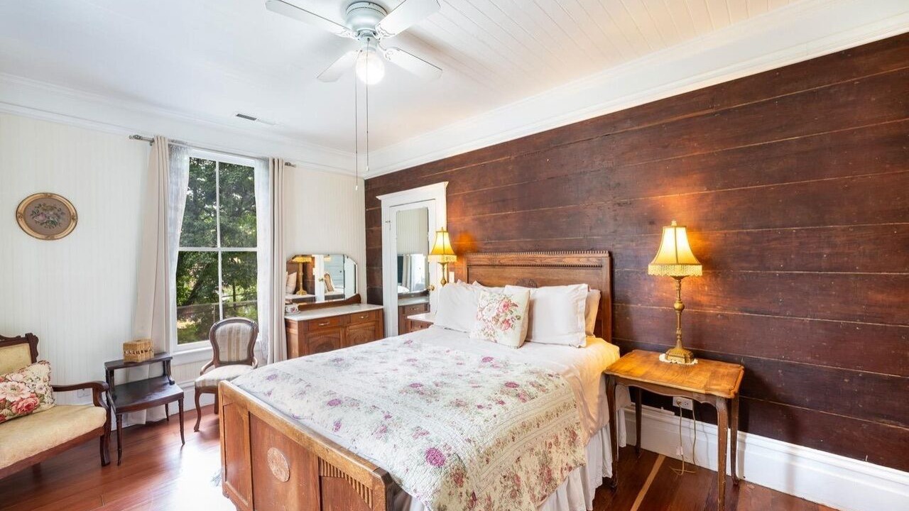 Photo of Bedroom in Guerneville