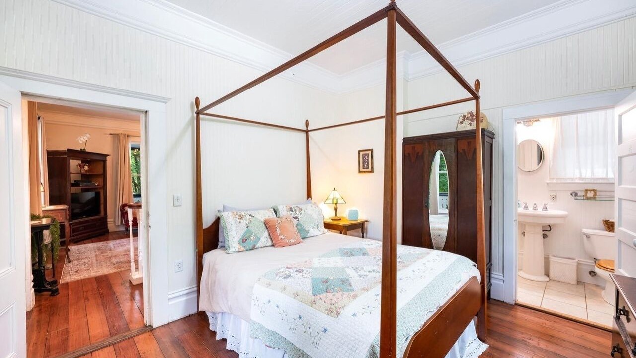 Photo of Bedroom in Guerneville