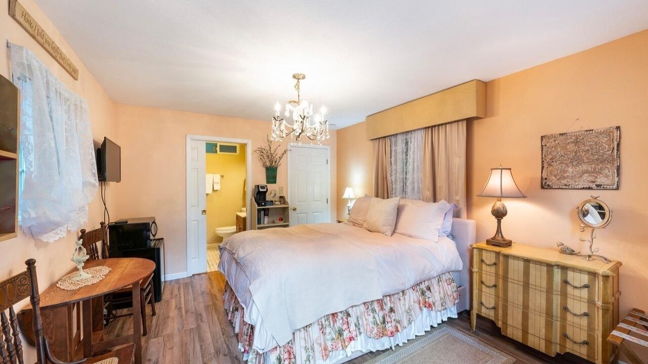 Photo of Bedroom in Guerneville