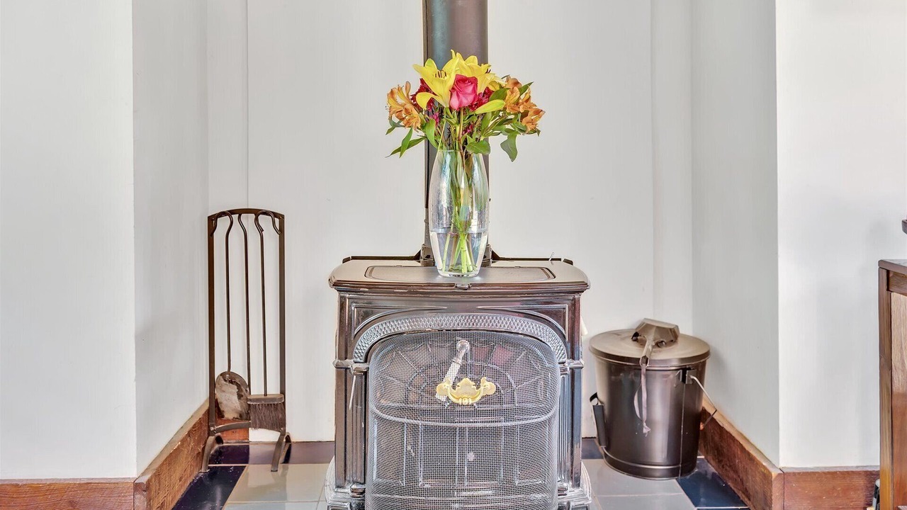 Photo of Livingroom in Guerneville