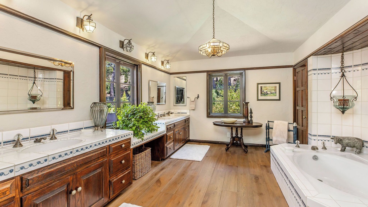 Photo of Bathroom in Palisades Highlands