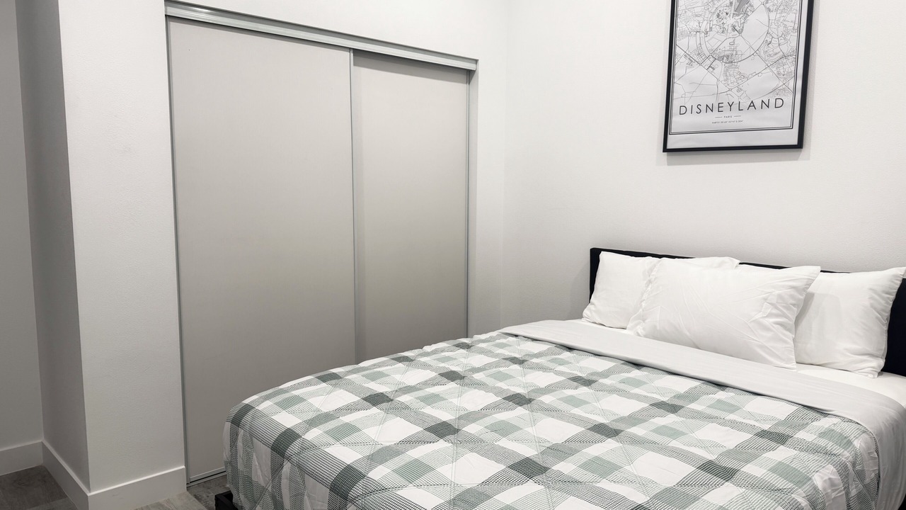 Photo of Bedroom in Midway City