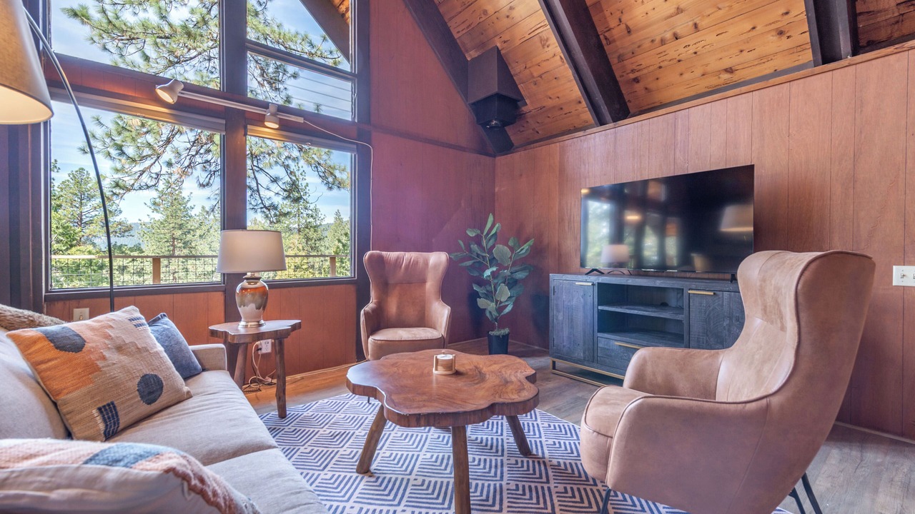 Photo of Livingroom in Brockway