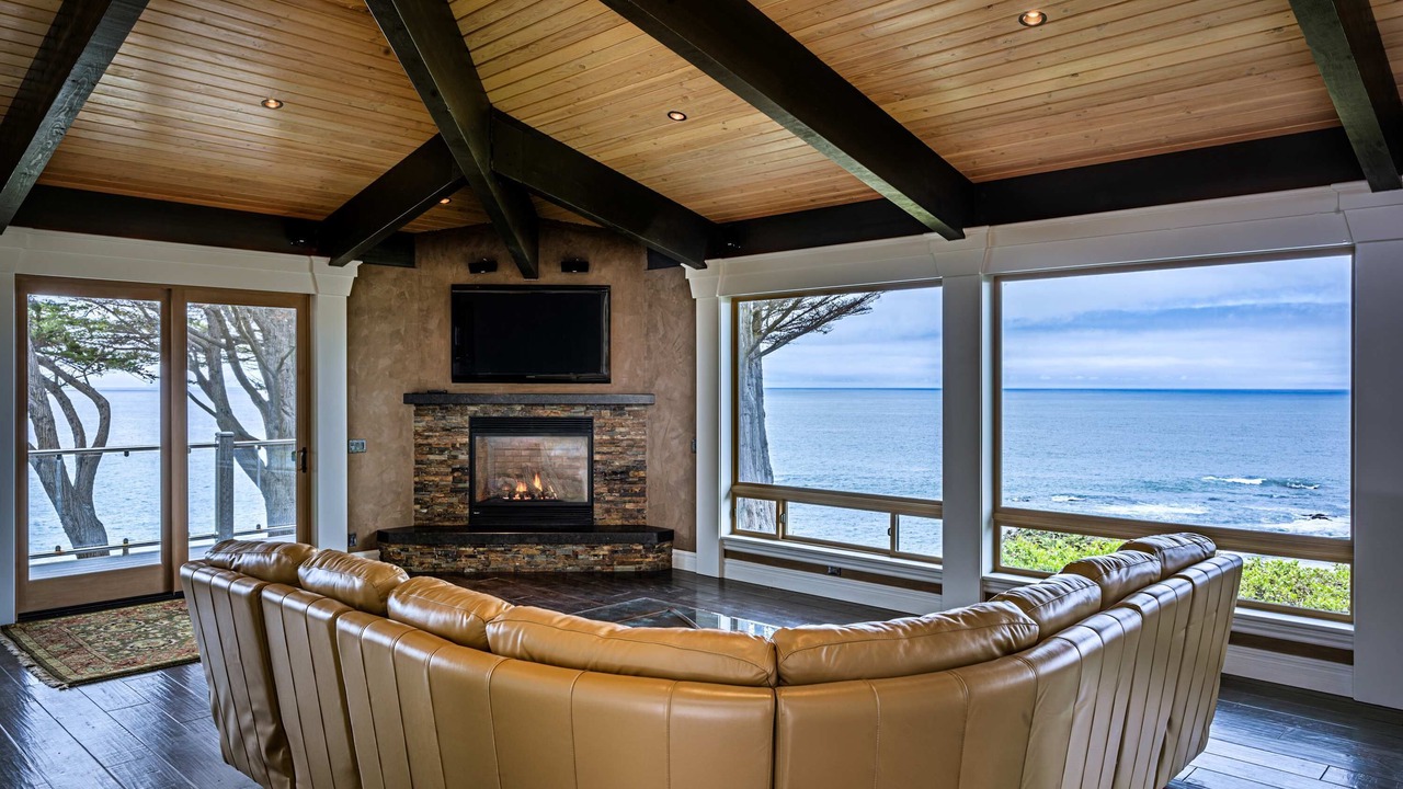 Photo of Livingroom in Gualala