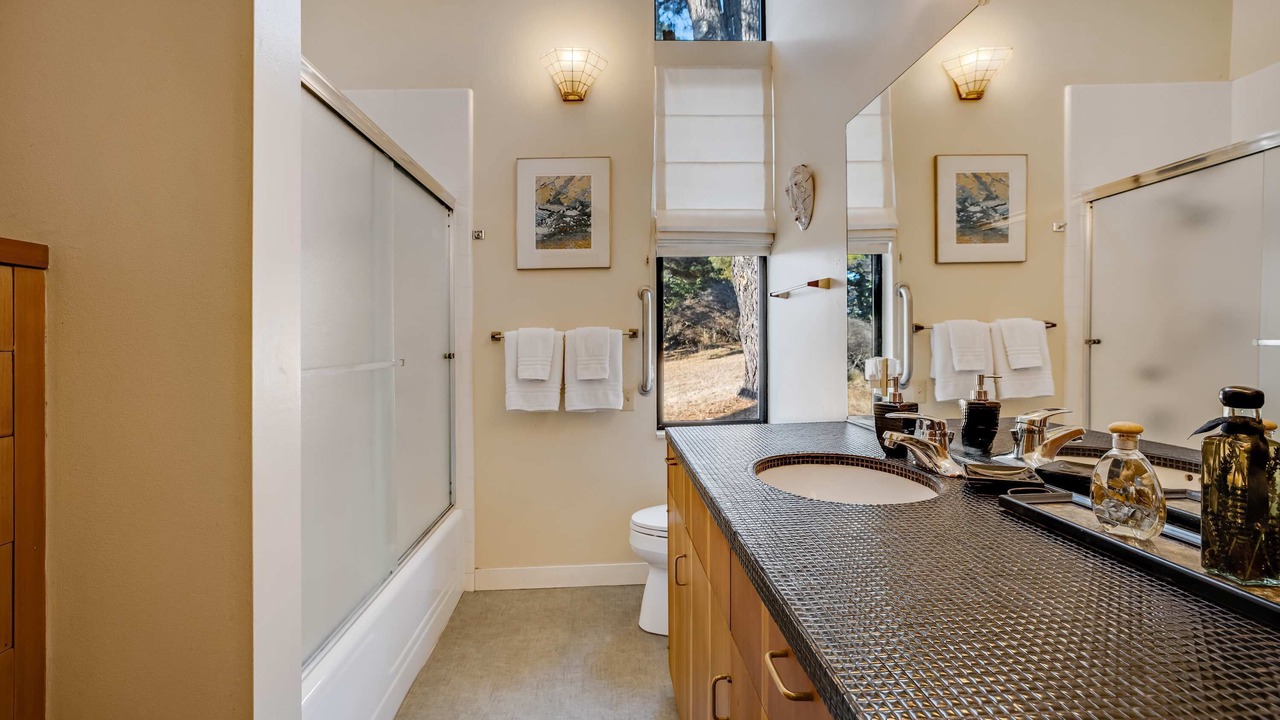 Photo of Bathroom in Sea Ranch