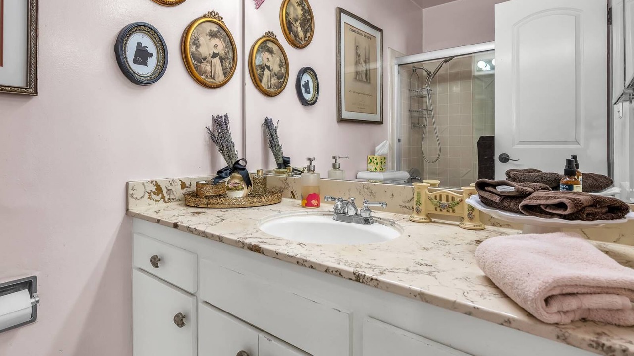 Photo of Bathroom in Fox Hills