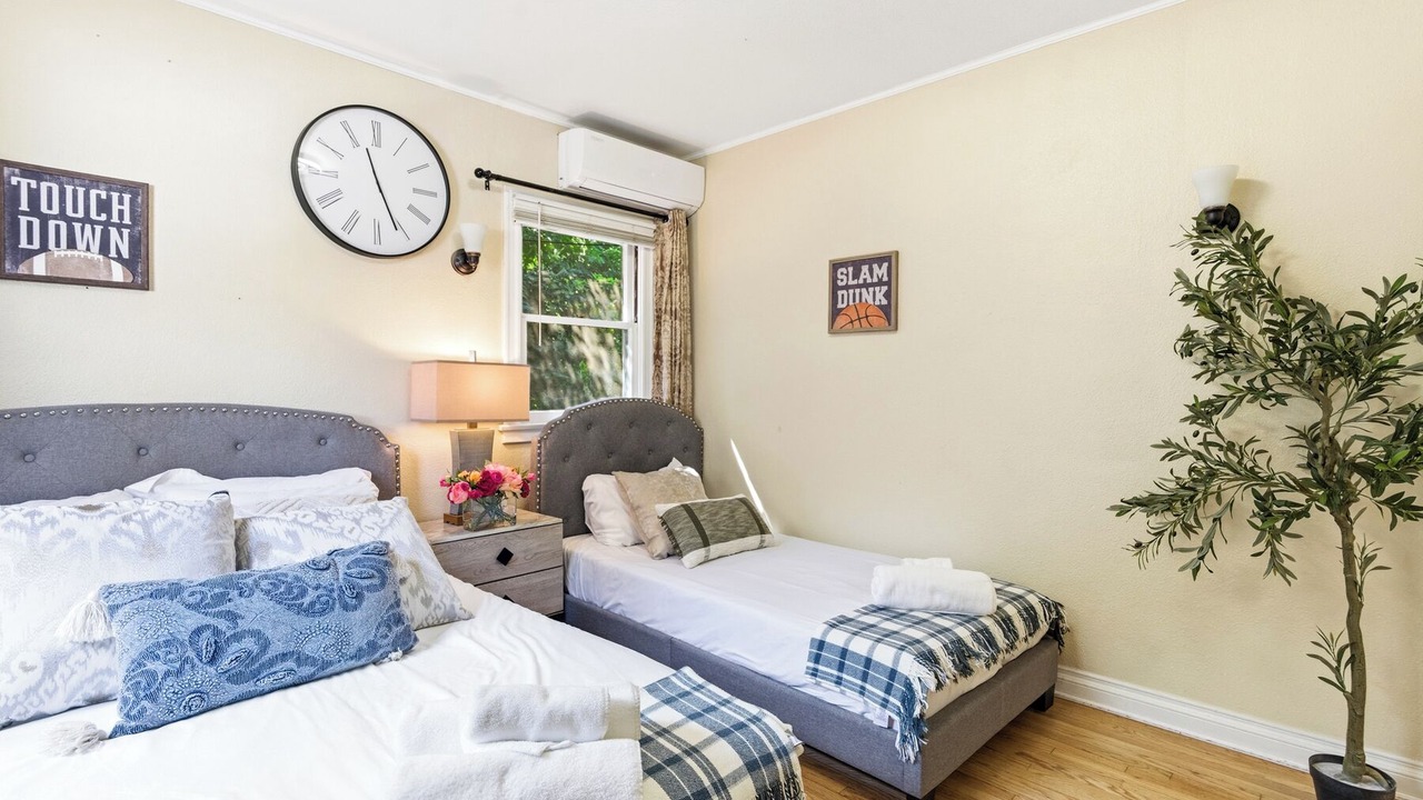 Photo of Bedroom in Pasadena
