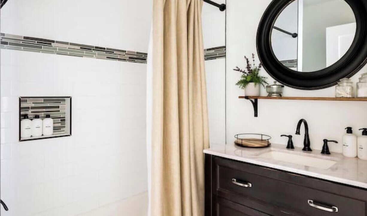 Photo of Bathroom in Los Angeles