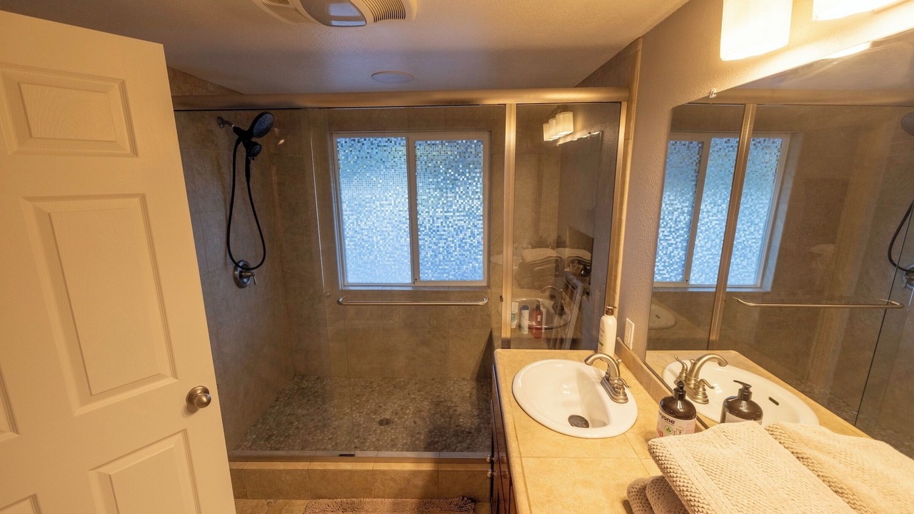 Photo of Bathroom in Lexington Hills