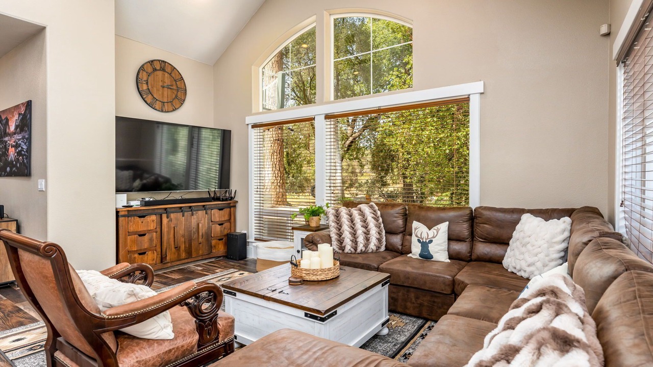 Photo of Livingroom in Coarsegold