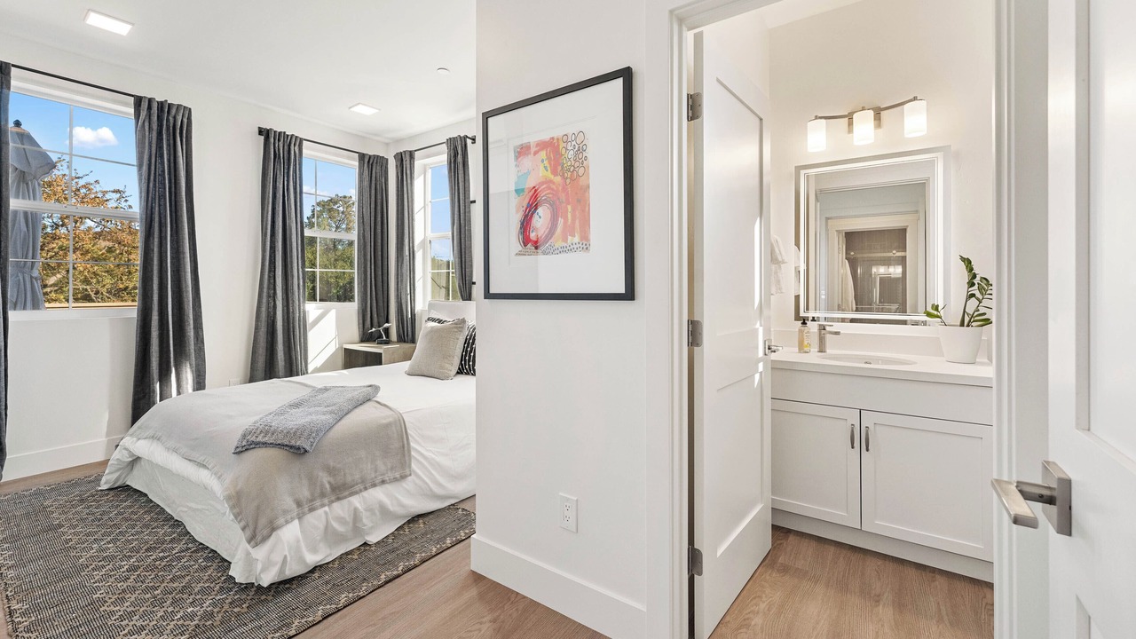 Photo of Bedroom in Los Alamos