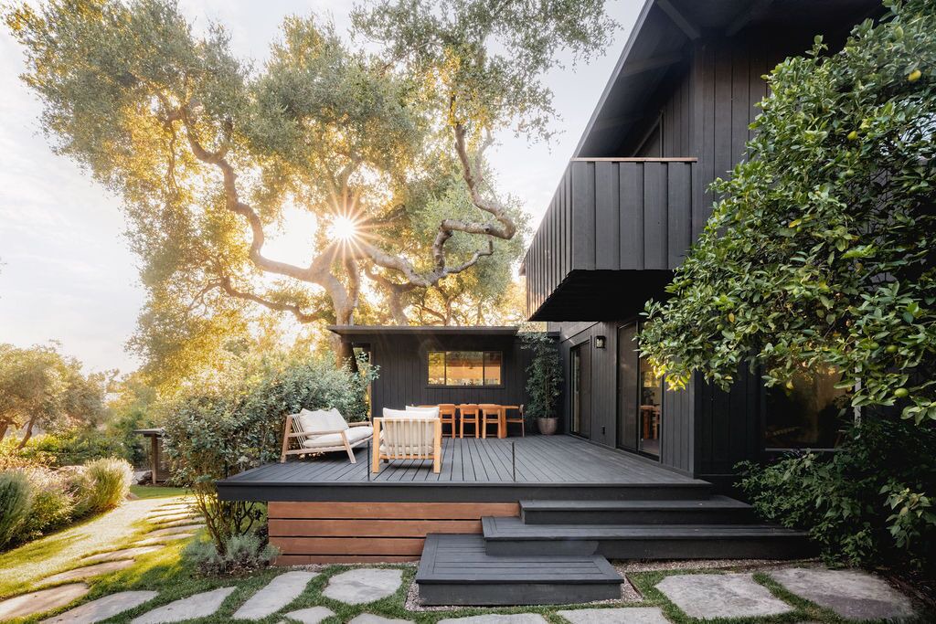 Photo of Patio Balcony in Montecito