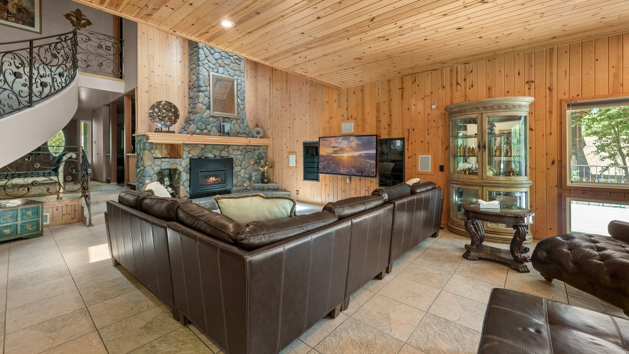 Photo of Livingroom in Big Bear Lake