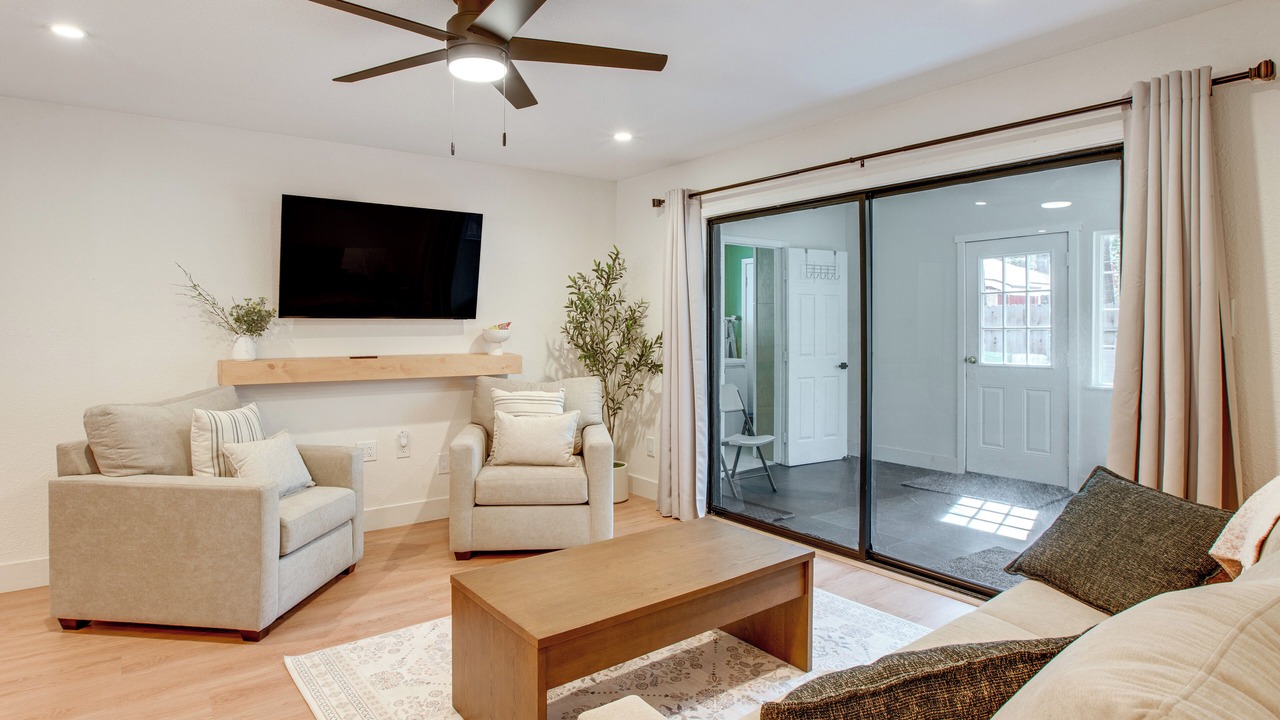 Photo of Livingroom in Sierra Tract