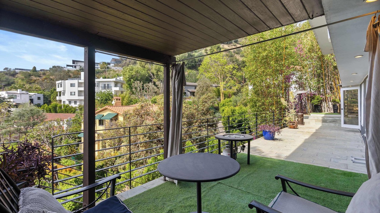 Photo of Patio Balcony in Hollywood Hills West