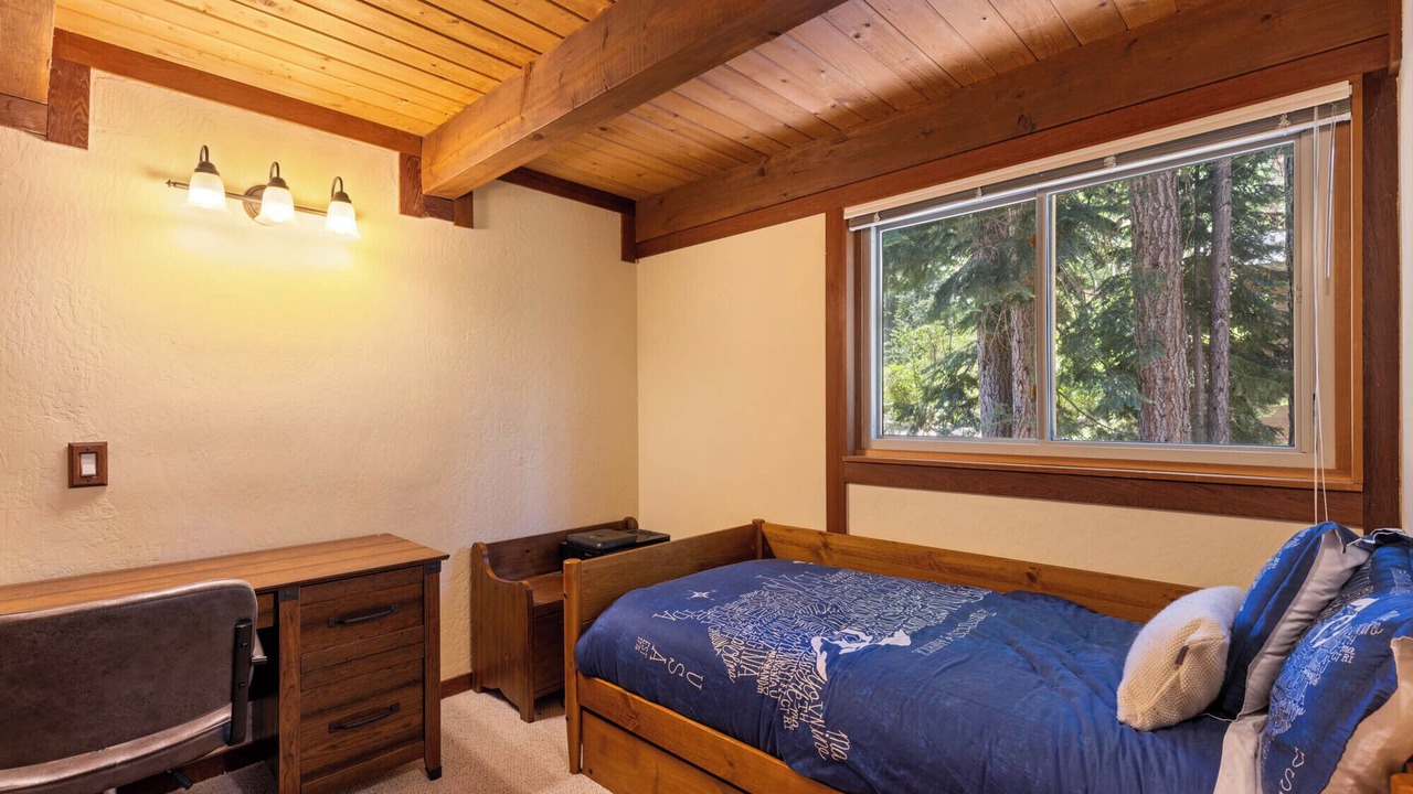 Photo of Bedroom in Alpine Meadows