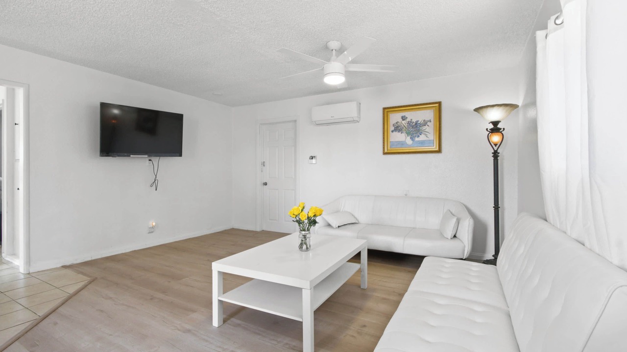 Photo of Livingroom in Ontario