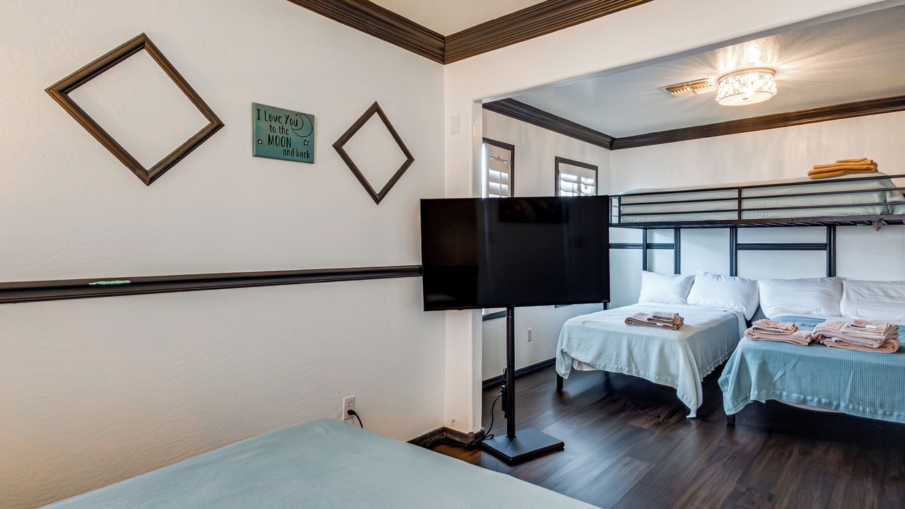 Photo of Bedroom in Palm Valley