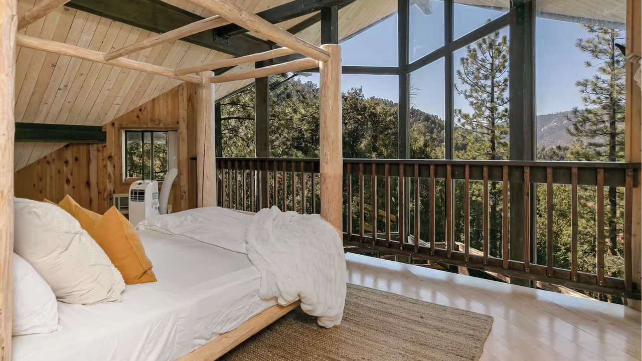 Photo of Bedroom in Pine Mountain Club