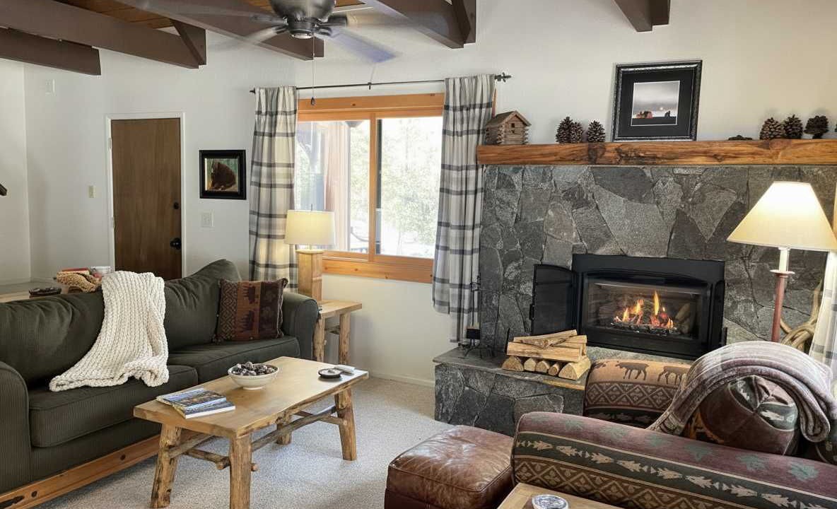 Photo of Livingroom in North Upper Truckee