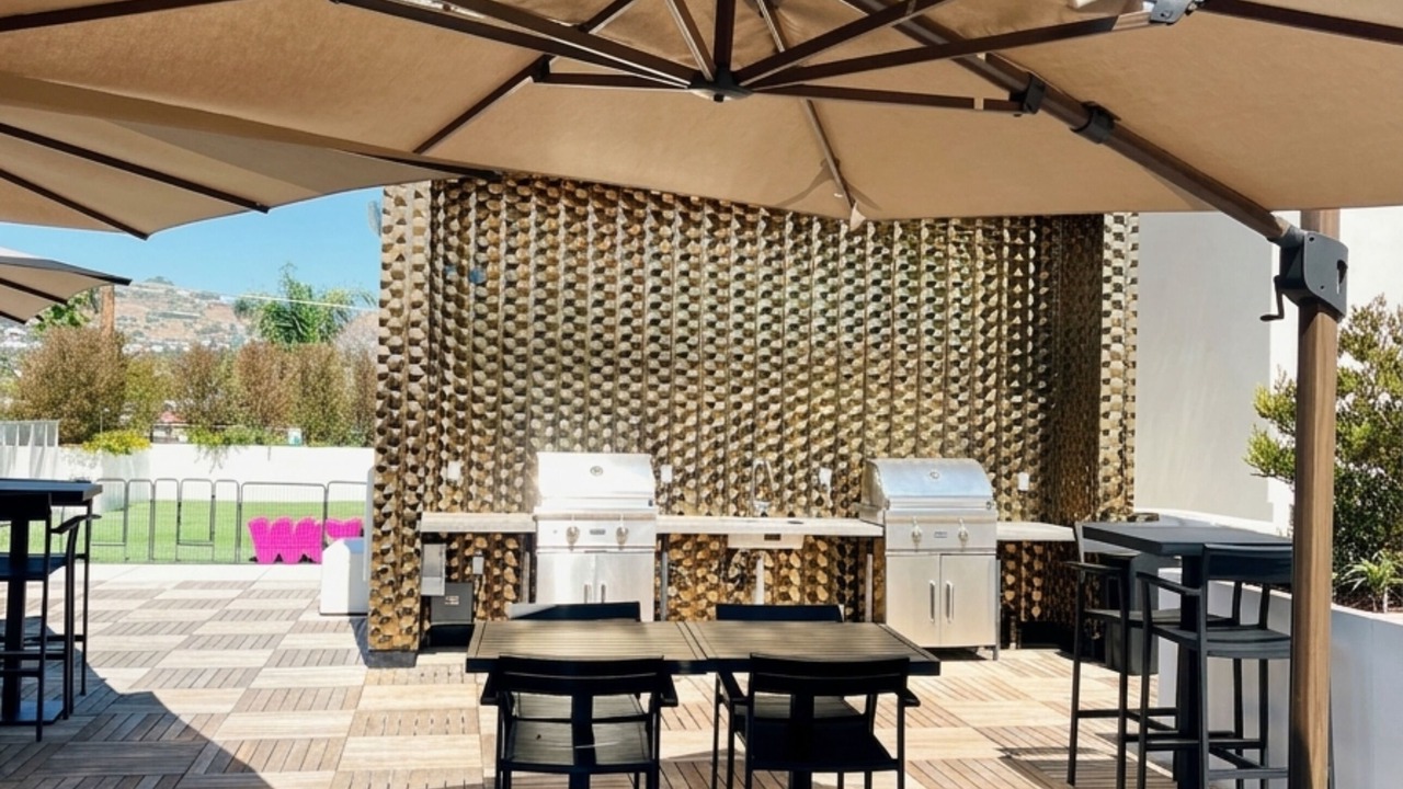 Photo of Outdoor in Fairfax District
