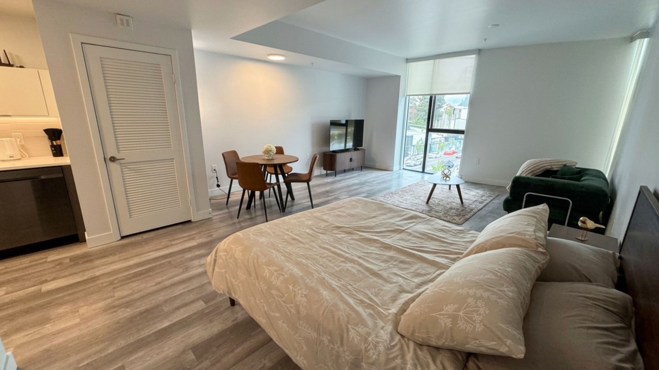Photo of Bedroom in Fairfax District