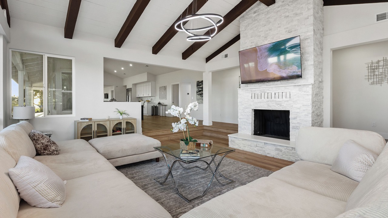 Photo of Livingroom in Vista