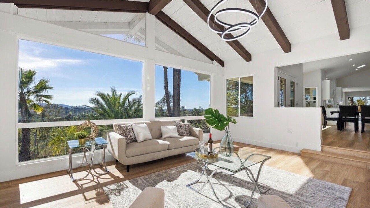 Photo of Livingroom in Vista