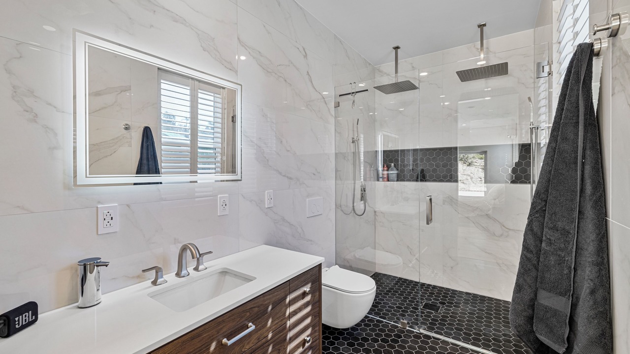 Photo of Bathroom in Vista