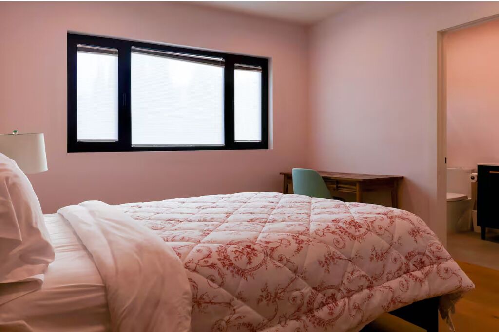 Photo of Bedroom in East Palo Alto