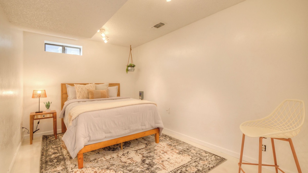 Photo of Bedroom in Oroville East