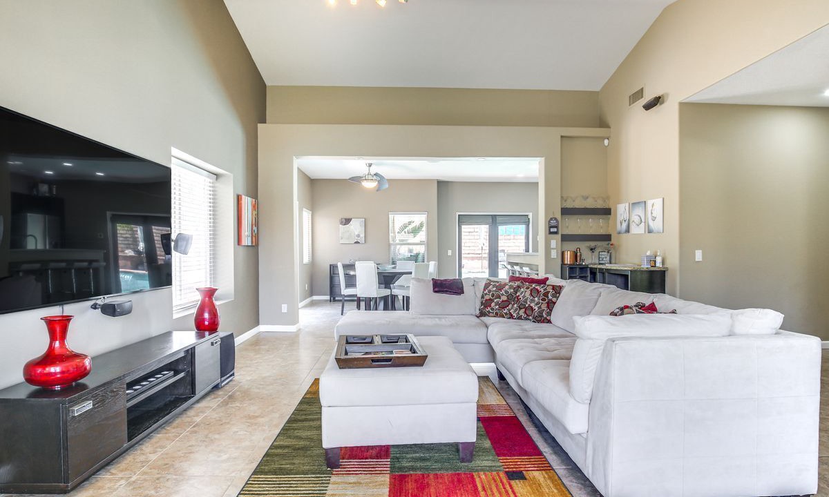 Photo of Livingroom in Desert Park Estates
