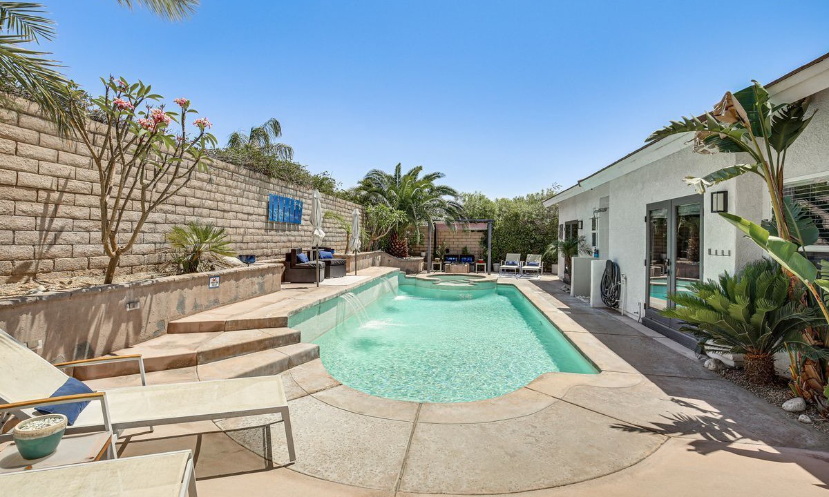 Photo of Outdoor in Desert Park Estates