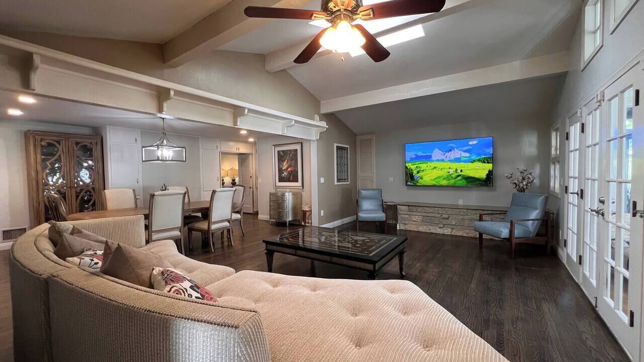 Photo of Livingroom in West Floral Park