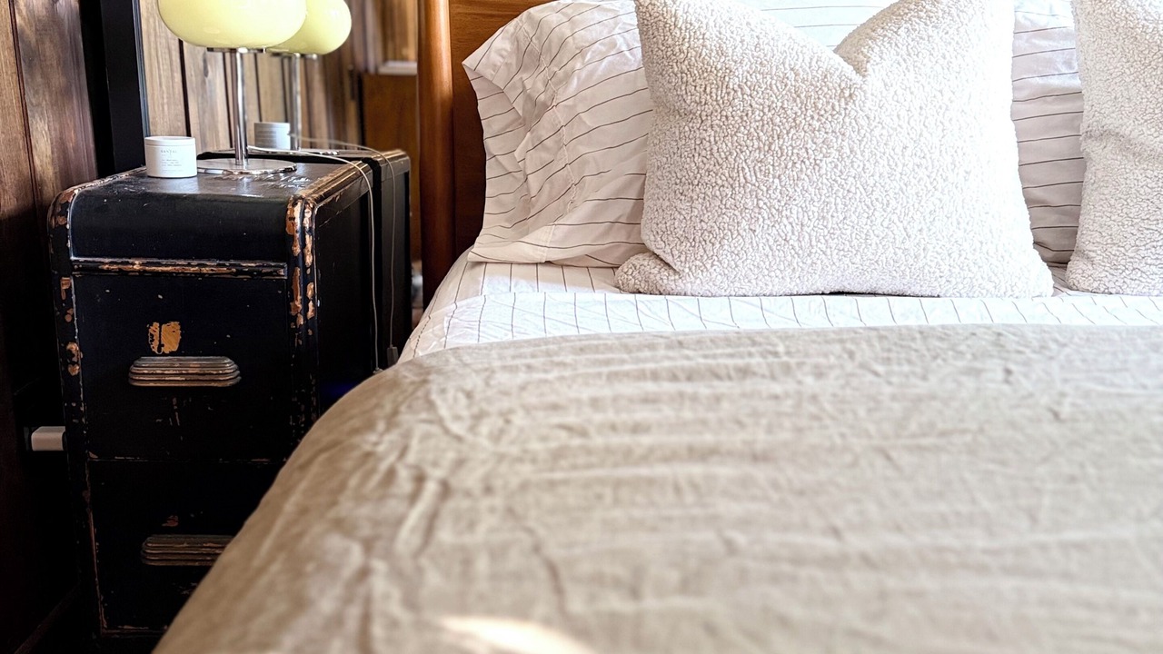 Photo of Bedroom in Hollywood Heights