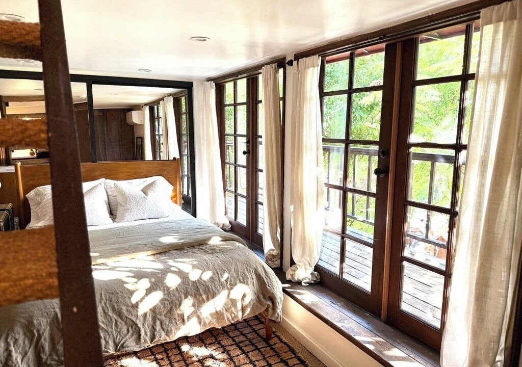 Photo of Bedroom in Hollywood Heights