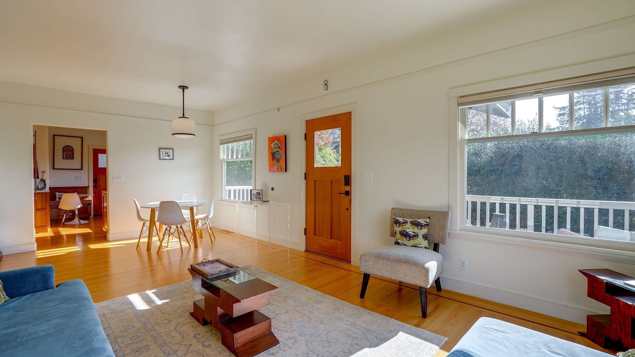 Photo of Livingroom in Berkeley Hills