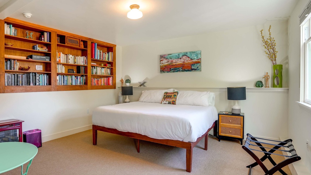 Photo of Bedroom in Berkeley Hills