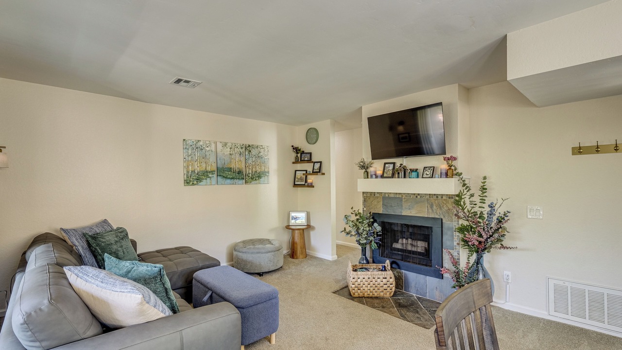 Photo of Livingroom in Mira Mesa