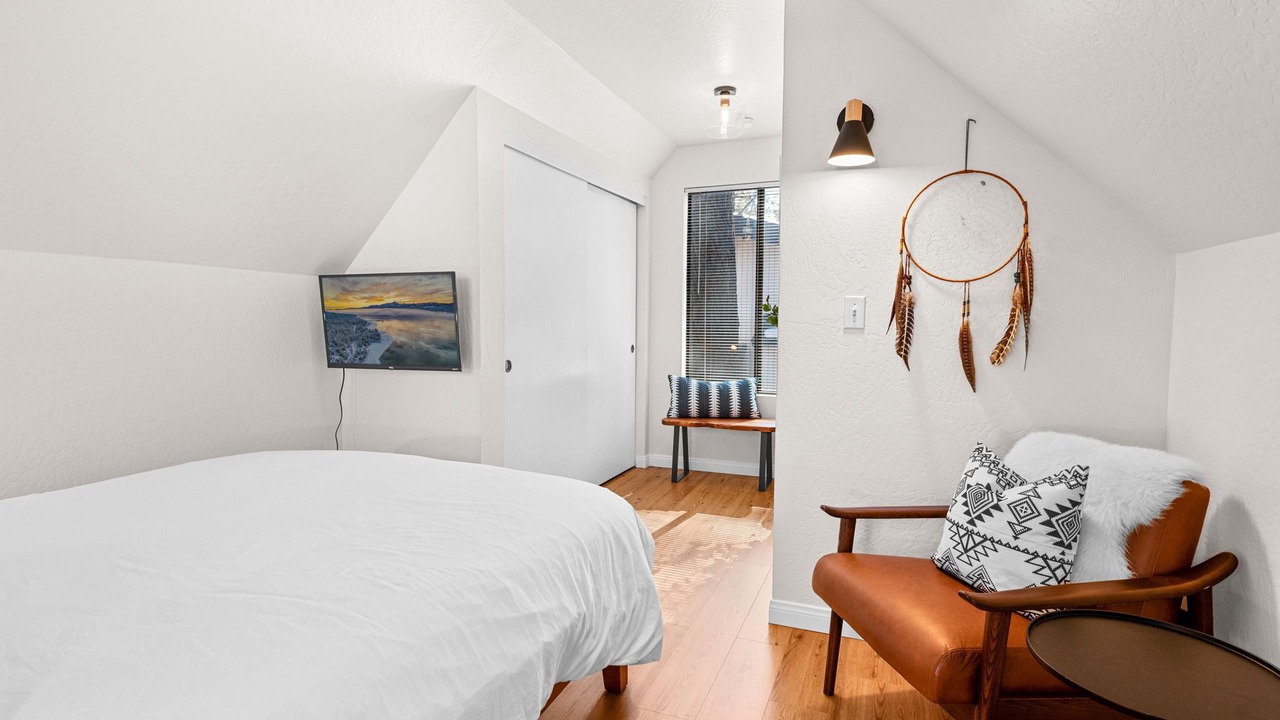Photo of Bedroom in Summit Estates